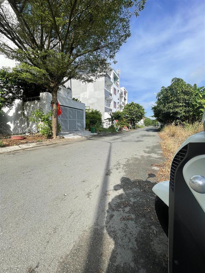 Bán đất nền biệt thự kdc 6b văn lang phạm hùng bình hưng, bình chánh, dt 200m2. giá 56tr/m2