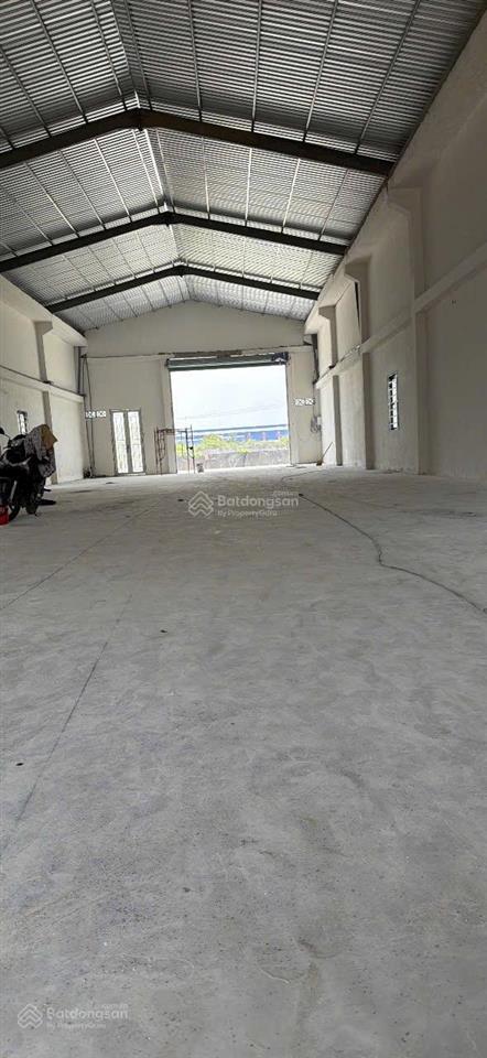 Bán nhà kho xd kiên cố xã đức hoà đông, dt kho 320m2, dt đất 700m2 full thổ cư giá 7tỷ 0932 089 ***