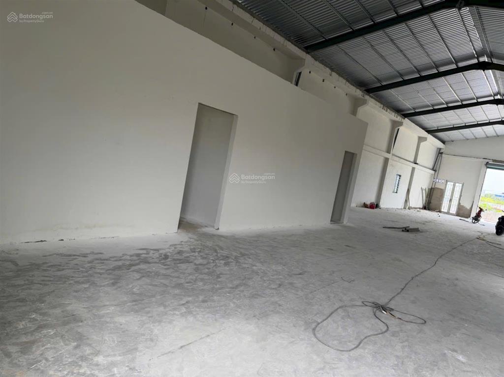 Bán nhà kho xd kiên cố xã đức hoà đông, dt kho 320m2, dt đất 700m2 full thổ cư giá 7tỷ 0932 089 ***