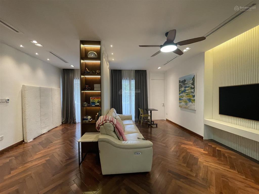 Cho thuê biệt thự lavila full nội thất cao cấp thiết kế 4pn 4wc giá 40tr/tháng 0932 089 ***