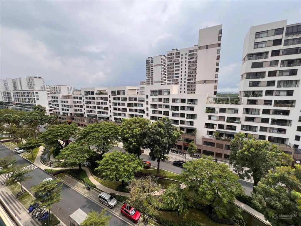 Cần bán gấp căn hộ garden plaza 1 tầng 8 view công viên full nt nhập khẩu giá 20.5tỷ còn tl