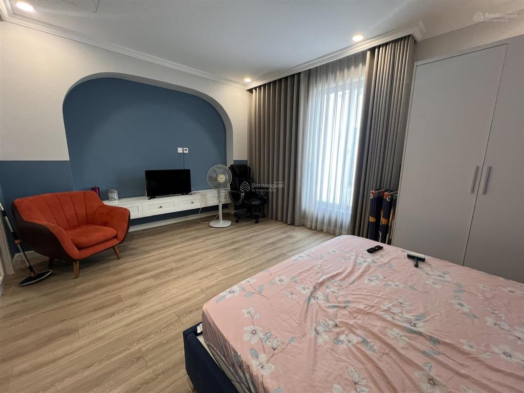 Chủ thiện chí bán căn biệt thự lavila full nội thất đẹp sạch sẽ vào ở ngay , sổ hồng giá 13.5tỷ tl