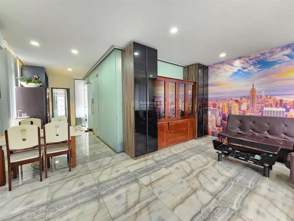 Cho thuê 1 tầng biệt thự lavila để ở, dt 70m² gồm 1pn, 1p khách, 1wc, 1 bếp, giá 8.5tr/tháng
