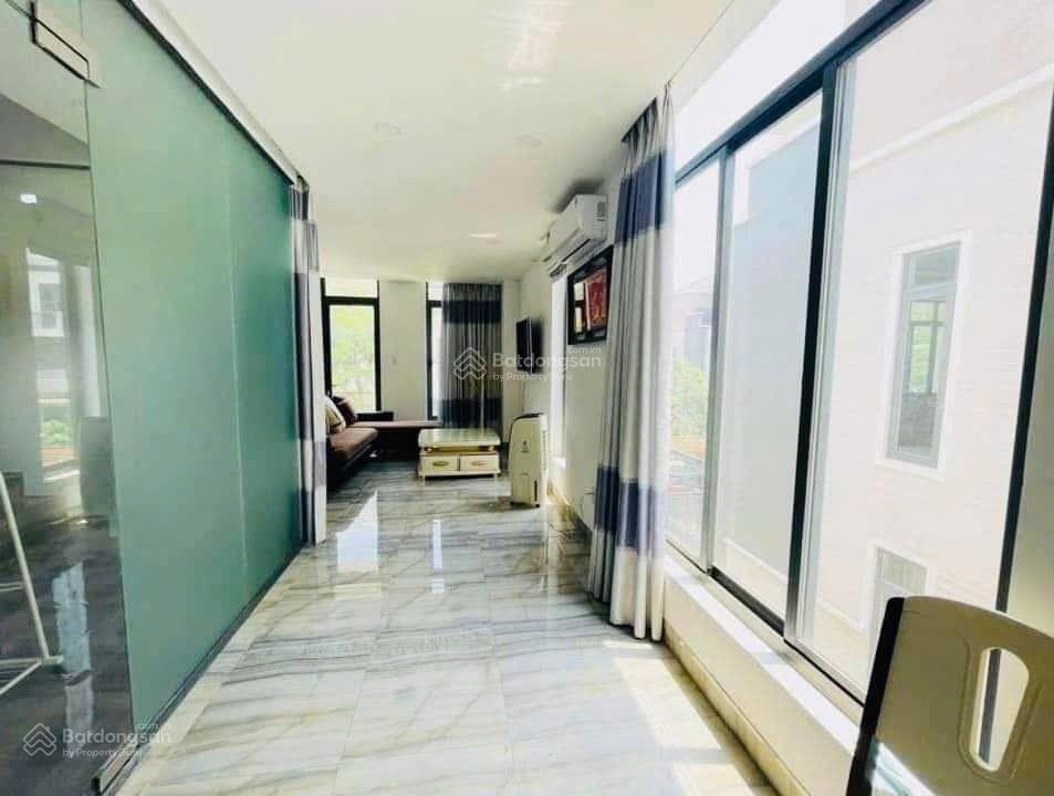 Cho thuê 1 tầng biệt thự lavila để ở, dt 70m² gồm 1pn, 1p khách, 1wc, 1 bếp, giá 8.5tr/tháng