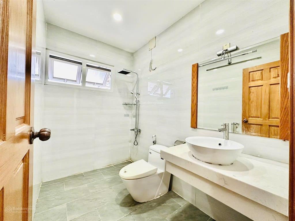 Cho thuê 1 tầng biệt thự lavila để ở, dt 70m² gồm 1pn, 1p khách, 1wc, 1 bếp, giá 8.5tr/tháng
