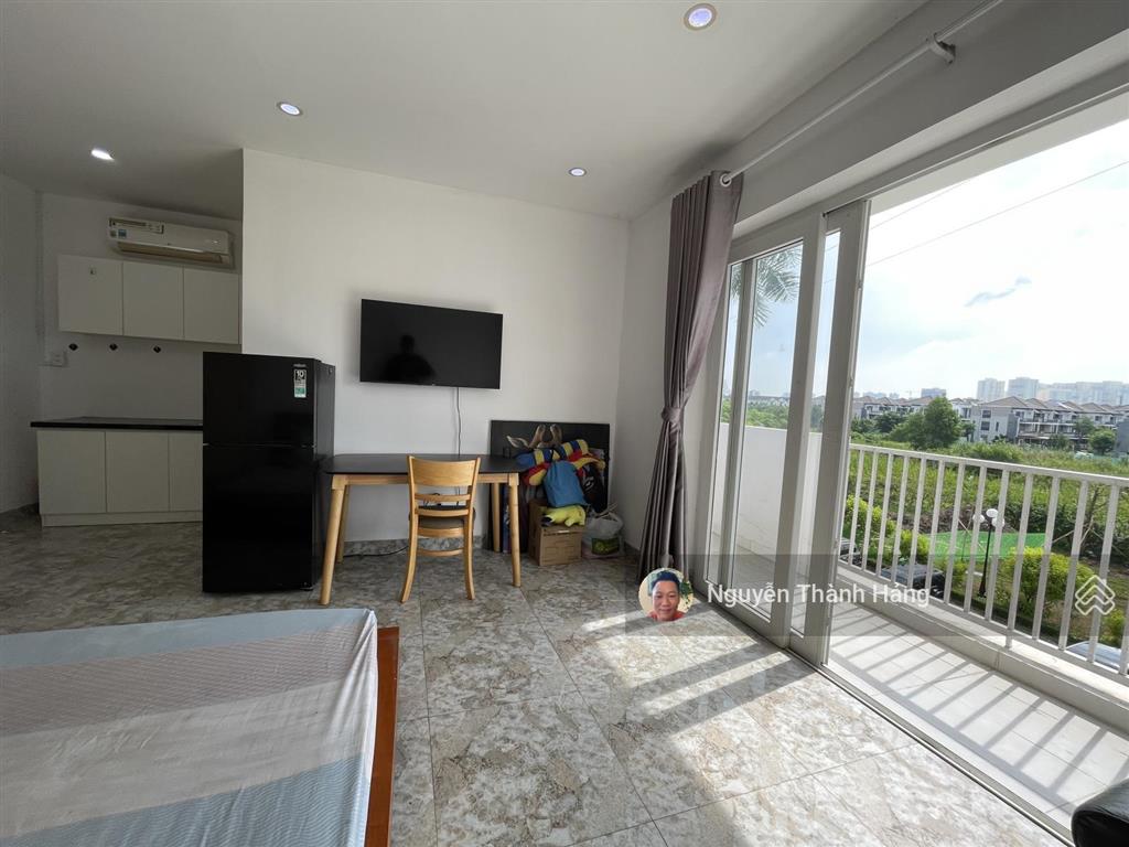 Cho thuê căn hộ dịch vụ dt 25m2 full nội thất máy lạnh tivi tủ kệ giường bàn ăn giá 6.5tr/tháng.