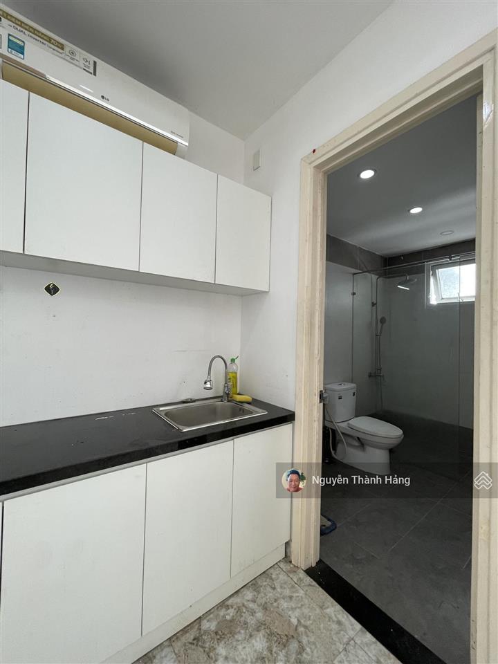 Cho thuê căn hộ dịch vụ dt 25m2 full nội thất máy lạnh tivi tủ kệ giường bàn ăn giá 6.5tr/tháng.