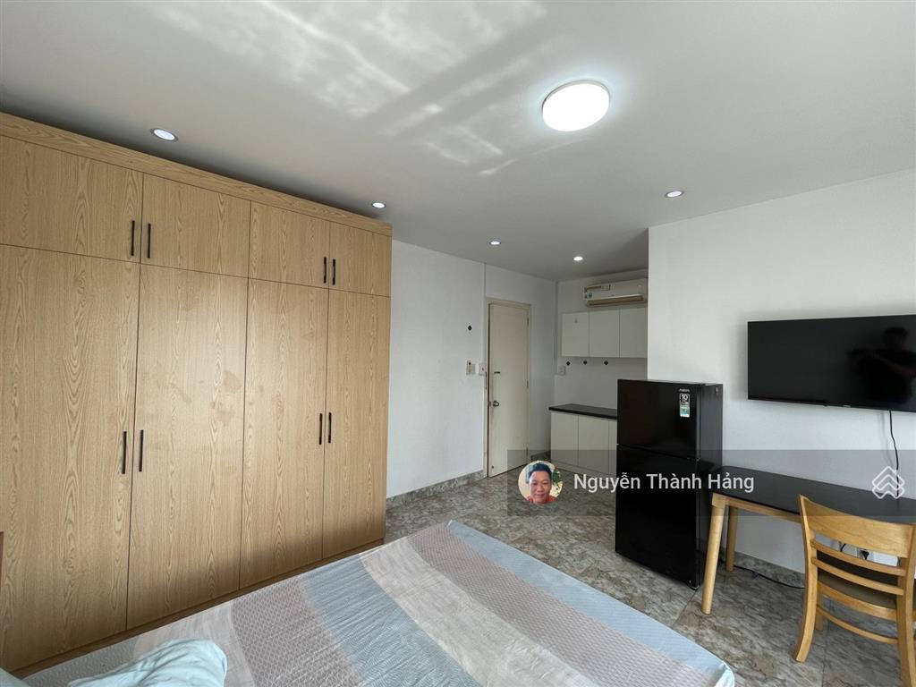 Cho thuê căn hộ dịch vụ dt 25m2 full nội thất máy lạnh tivi tủ kệ giường bàn ăn giá 6.5tr/tháng.