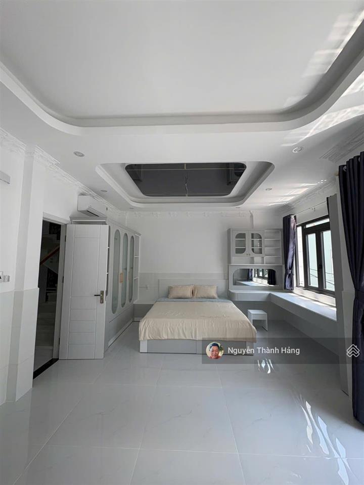 Bán nhà mặt tiền hẻm xe hơi, ô tô để trong nhà dt 86m2 4 tầng sổ hồng full nội thất. giá 11.2 tỷ tl