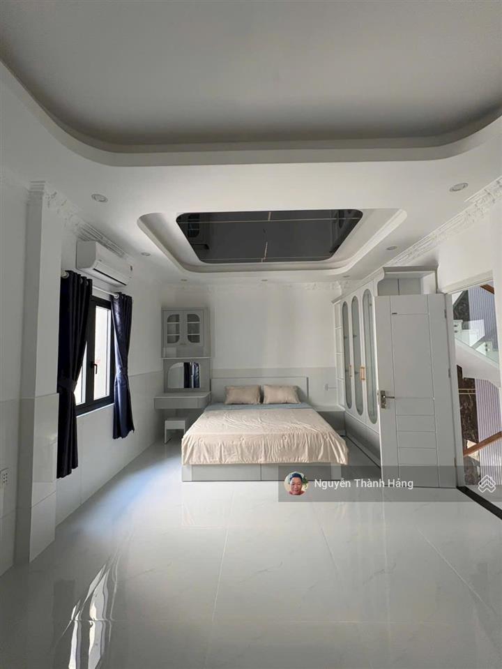Bán nhà mặt tiền hẻm xe hơi, ô tô để trong nhà dt 86m2 4 tầng sổ hồng full nội thất. giá 11.2 tỷ tl