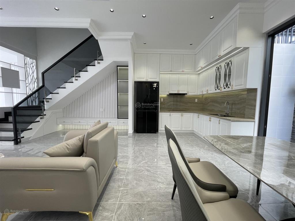 Bán nhà phố lê văn lương dt 83.5m2 trệt 2 lầu sân thượng full nội thất, sổ hồng giá 10.5 tỷ tl mạnh