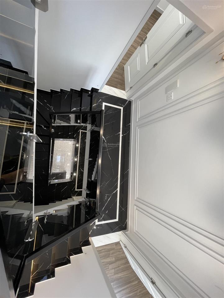 Bán nhà phố lê văn lương dt 83.5m2 trệt 2 lầu sân thượng full nội thất, sổ hồng giá 10.5 tỷ tl mạnh