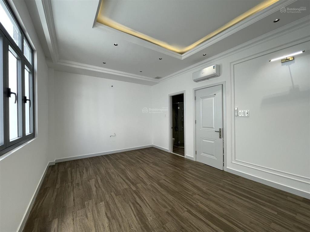 Bán nhà phố lê văn lương dt 83.5m2 trệt 2 lầu sân thượng full nội thất, sổ hồng giá 10.5 tỷ tl mạnh