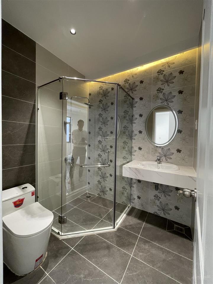 Bán nhà phố lê văn lương dt 83.5m2 trệt 2 lầu sân thượng full nội thất, sổ hồng giá 10.5 tỷ tl mạnh