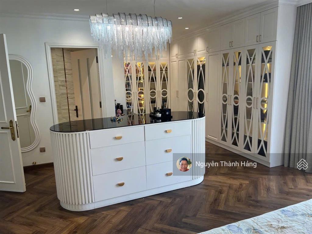 Bán biệt thự mặt tiền đường trần thị liền dt 150m2 5 tầng full nội thất sổ hồng giá 23 tỷ
