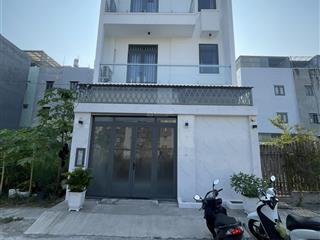 Bán nhà phố khu 1368 lê văn lương phước kiển dt 80m2 4 tầng, sổ hồng, hướng đông. giá 9,9 tỷ