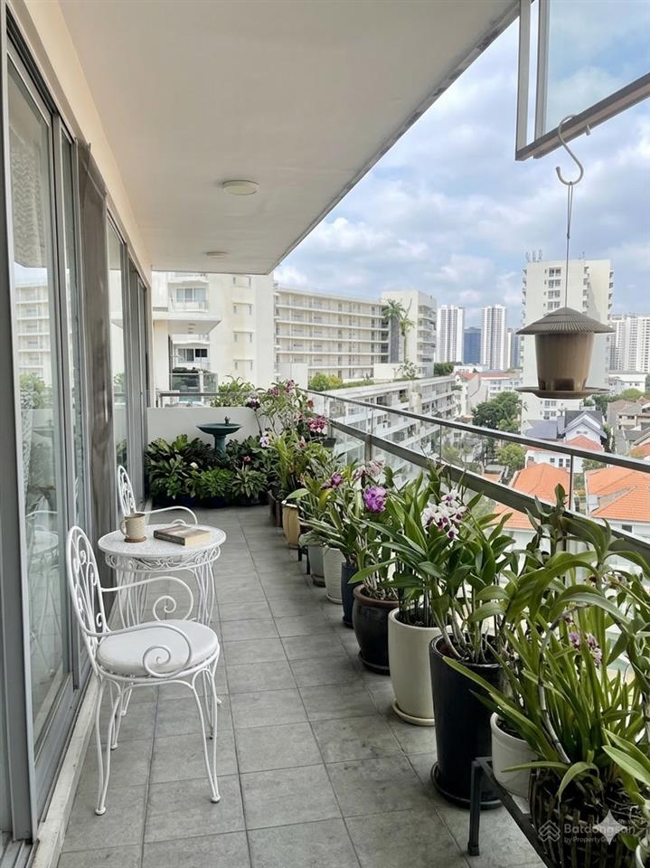 Bán căn hộ garden plaza 1 phú mỹ hưng dt 150m2 full nội thất, sổ hồng cầm tay, giá 18,5 tỷ tl