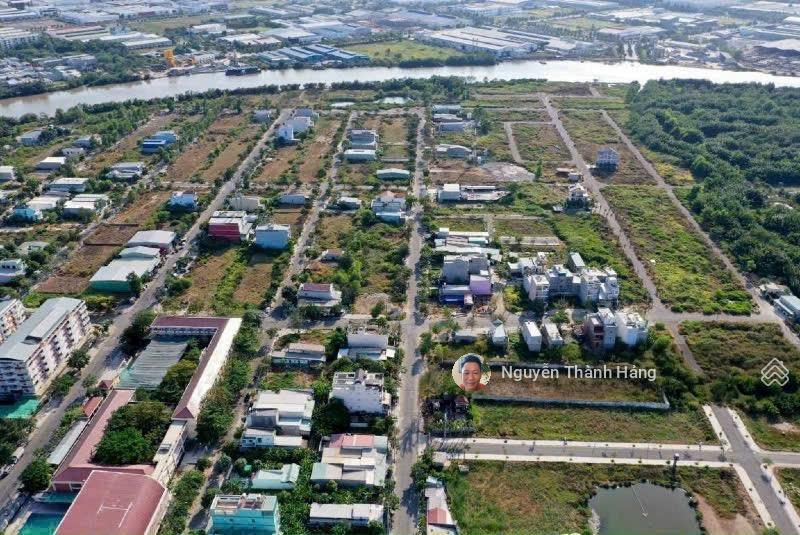 Bán căn góc biệt thự 2 mặt tiền kdc long thới, sổ hồng riêng, dt 212m2, 3 tầng, shr giá bán 7.9 tỷ