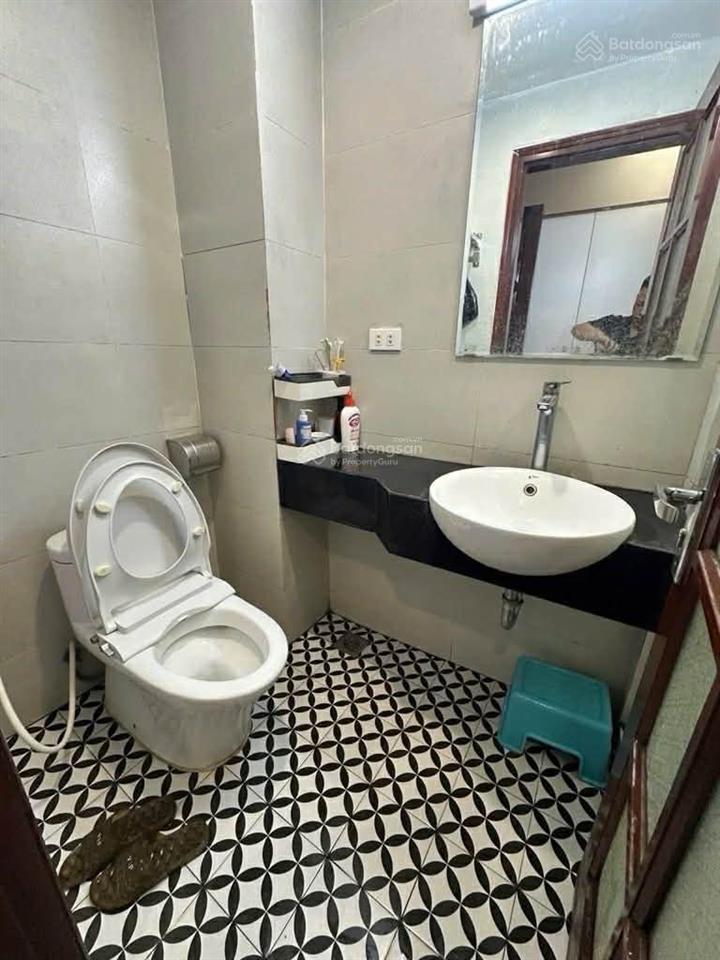 Cho thuê nhà tập thể ngõ 328 nguyễn trãi, 50m, 2 ngủ, full đồ, 6.5 triệu