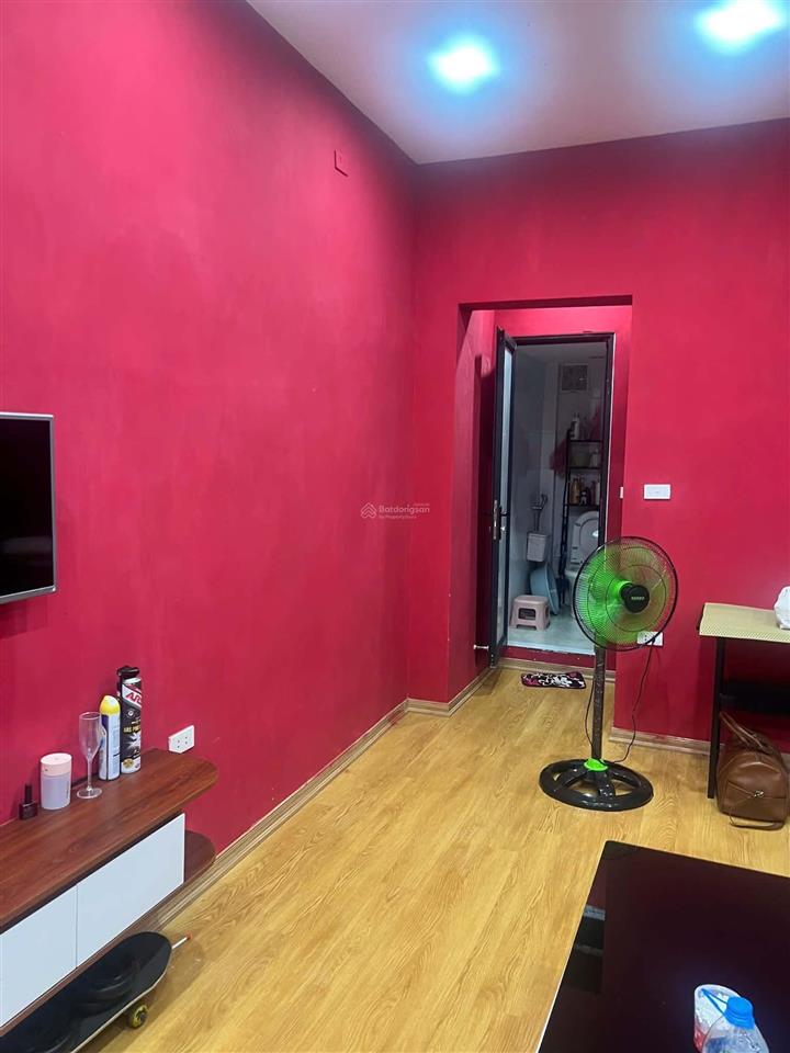 Cho thuê nhà tập thể ngõ 328 nguyễn trãi, 50m, 2 ngủ, full đồ, 6.5 triệu