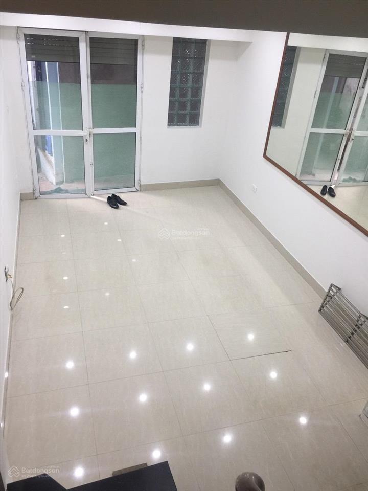 Cho thuê nhà ngõ 1 định công, giải phóng, 30m, 4t, 3 ngủ, 8 triệu