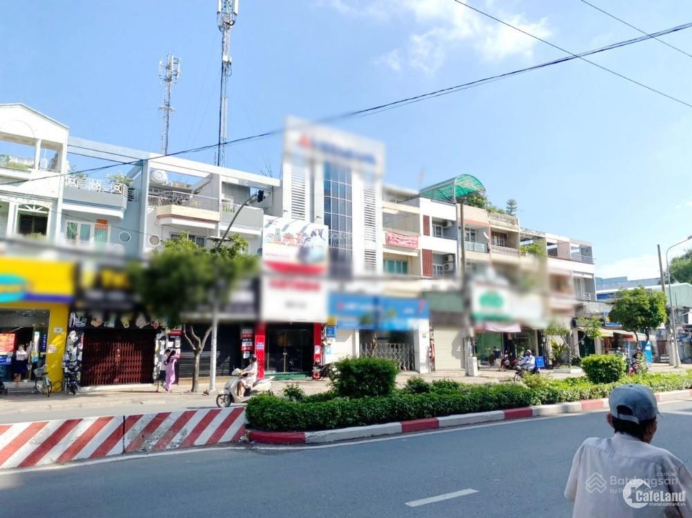 Bán nhà mặt phố lạc long quân, diện tích 135 m2 mặt tiền lớn, vị trí rất đẹp.  mr nam 0904 896 ***