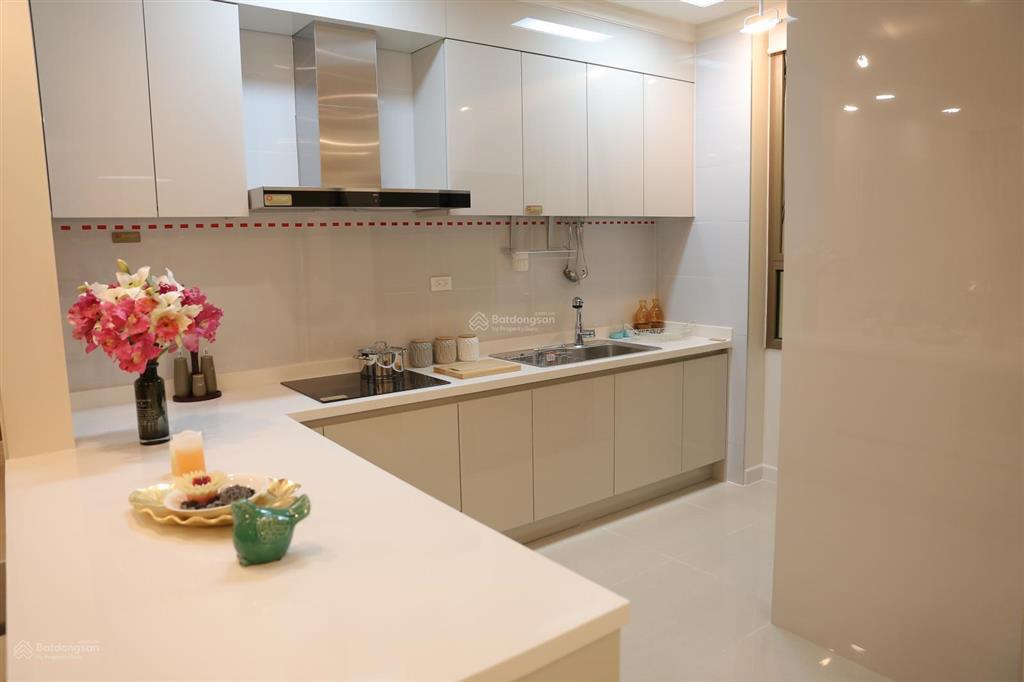 Chính chủ cần bán căn hộ chung cư 3 ngủ tại tòa 903 h9 starlake, tây hồ tây. giá bán 160 tr/m2