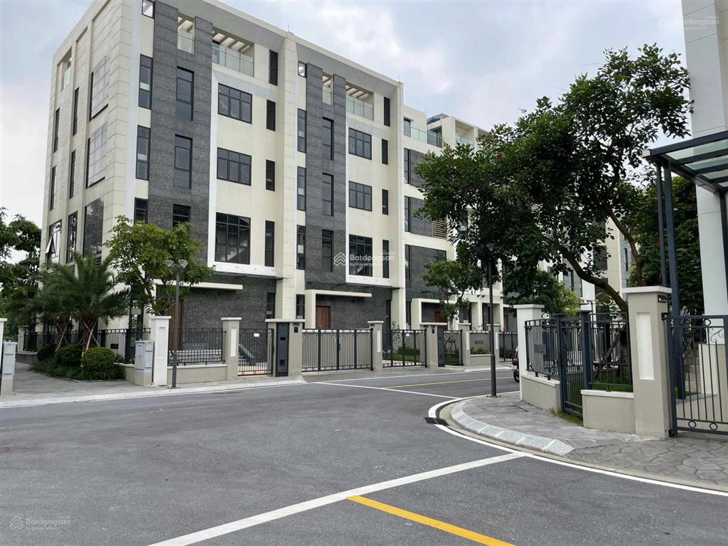 Chủ nhà gửi bán biệt thự starlake, shophouse starlake. cập nhật giá bán tháng 9 năm 2026