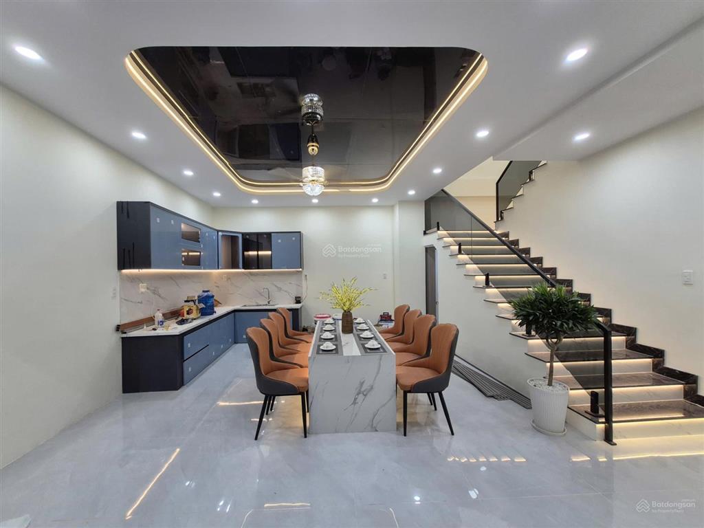 Nhà biệt thự mặt tiền góc đường 210m giá 3tỷ 790tr gấn chợ 30/4 rạch giá