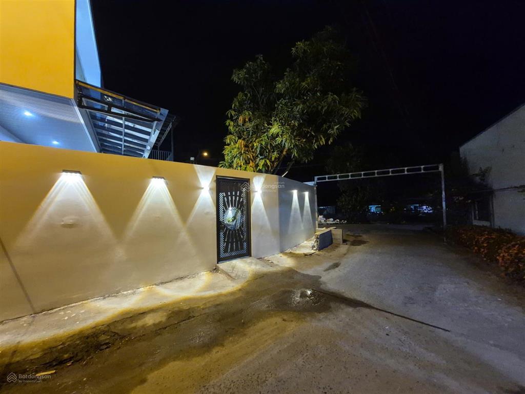 Nhà biệt thự mặt tiền góc đường 210m giá 3tỷ 790tr gấn chợ 30/4 rạch giá