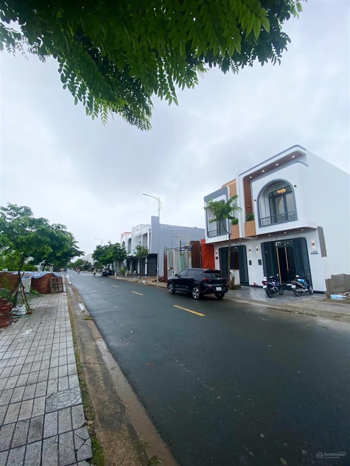 Bán nhà mới hoàn thiện 1 lầu 90m2 3,5 tỷ khu đô thị tây bắc rạch giá