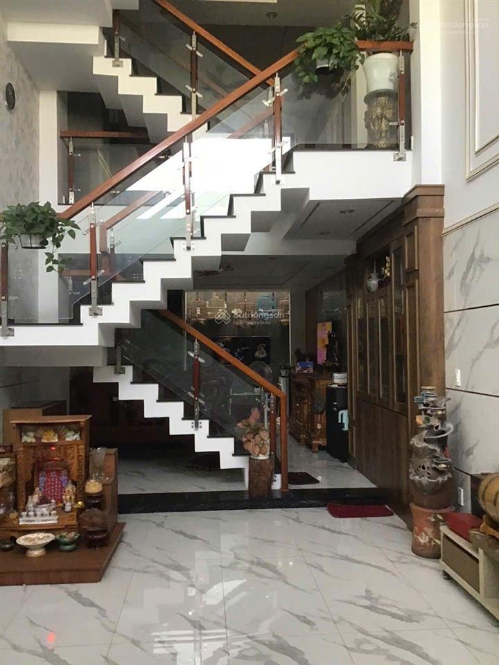 Bán nhà 4m x 14m, 1trệt 1 lững 3 lầu sân thượng. tổng sd 176m2