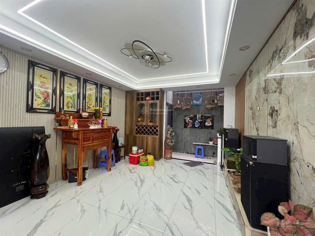 Bán nhà 4m x 14m, 1trệt 1 lững 3 lầu sân thượng. tổng sd 176m2