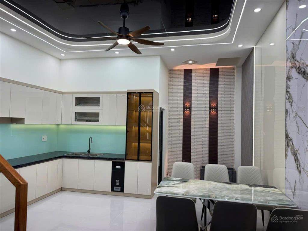 Chính chủ bán nhà 4 tầng đã hoàn công full nội thất 4pn 5wc 60m2 đông hòa chỉ 8,2 tỷ