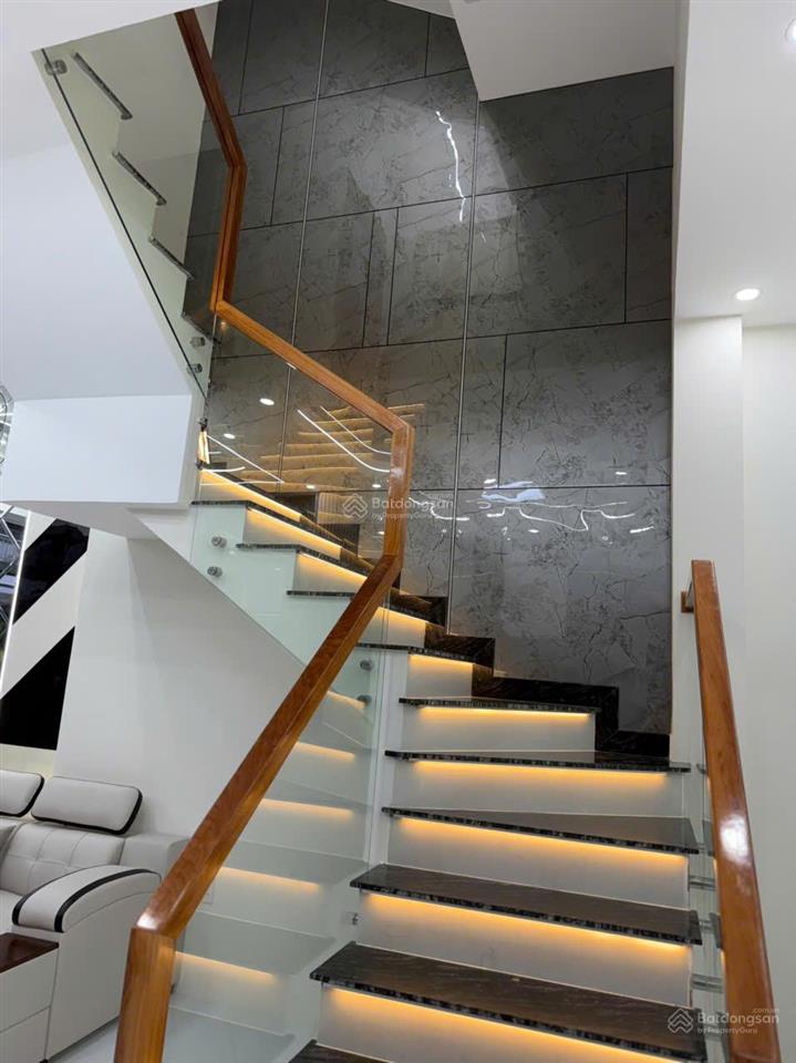 Chính chủ bán nhà 4 tầng đã hoàn công full nội thất 4pn 5wc 60m2 đông hòa chỉ 8,2 tỷ