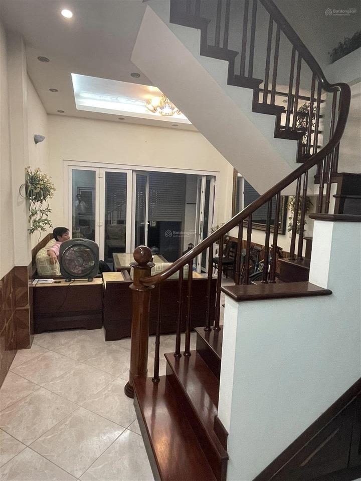 Cần bán nhà phố ngọc hà đối diện bảo tàng, vườn hoa bách thảo