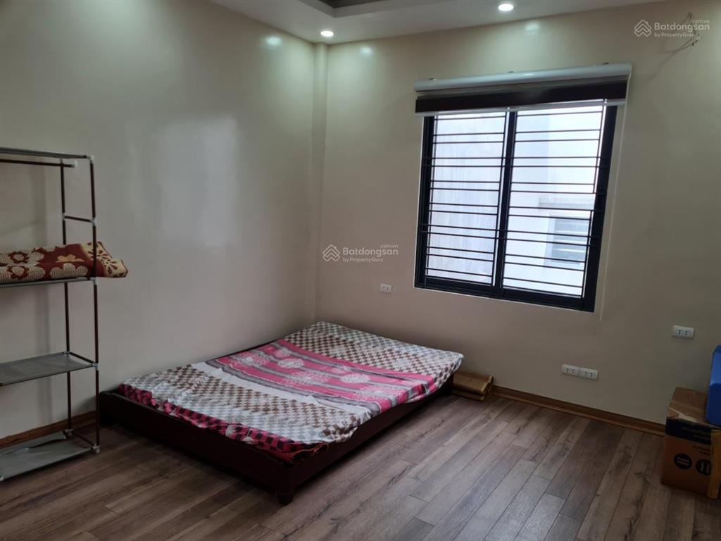 Gia đình cần bán nhà ngọc lâm nguyễn văn cừ 85m2 4 tầng mặt tiền 6m oto vào nhà