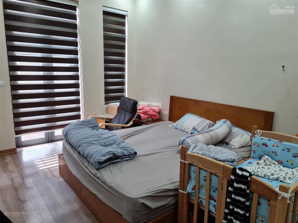 Gia đình cần bán nhà ngọc lâm nguyễn văn cừ 85m2 4 tầng mặt tiền 6m oto vào nhà
