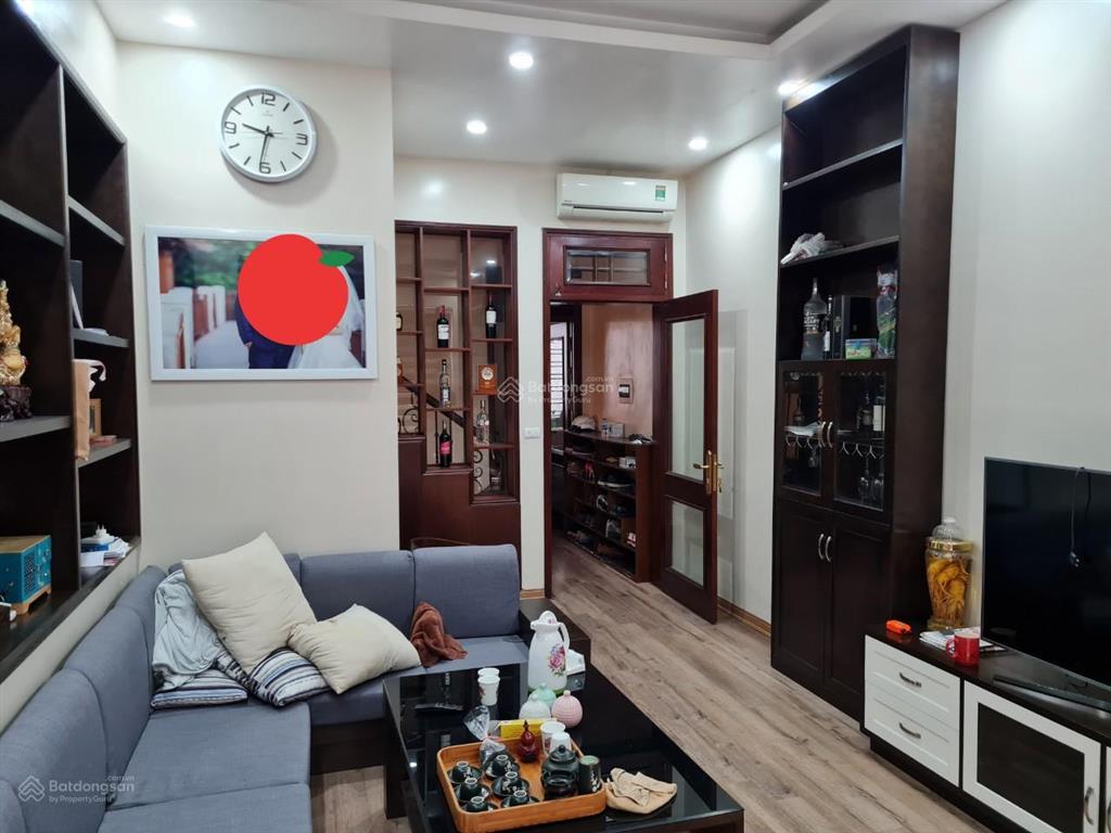 Gia đình cần bán nhà ngọc lâm nguyễn văn cừ 85m2 4 tầng mặt tiền 6m oto vào nhà