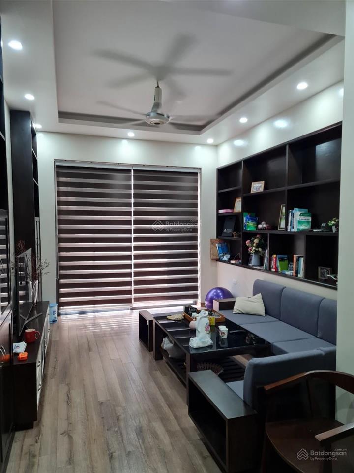 Gia đình cần bán nhà ngọc lâm nguyễn văn cừ 85m2 4 tầng mặt tiền 6m oto vào nhà
