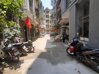 Cần bán 150m2 đất thổ cư mặt tiền 15m phố trạm long biên