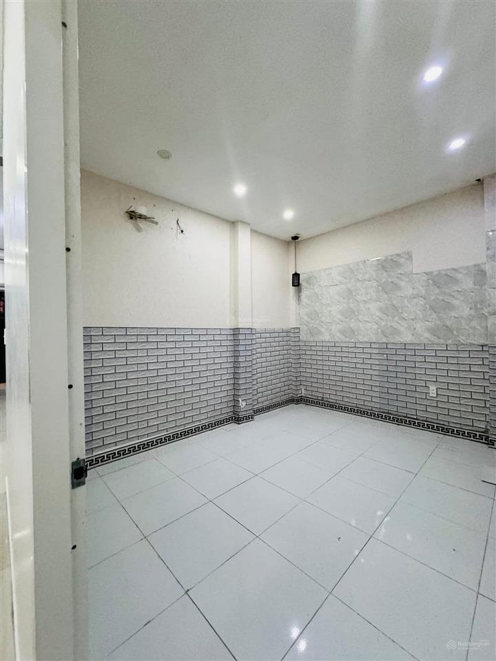 Bán nhà 1 lầu 5,5x17 hẻm oto huỳnh tấn phát giá 9,1 tỷ