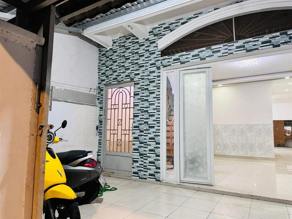 Bán nhà 1 lầu 5,5x17 hẻm oto huỳnh tấn phát giá 9,1 tỷ