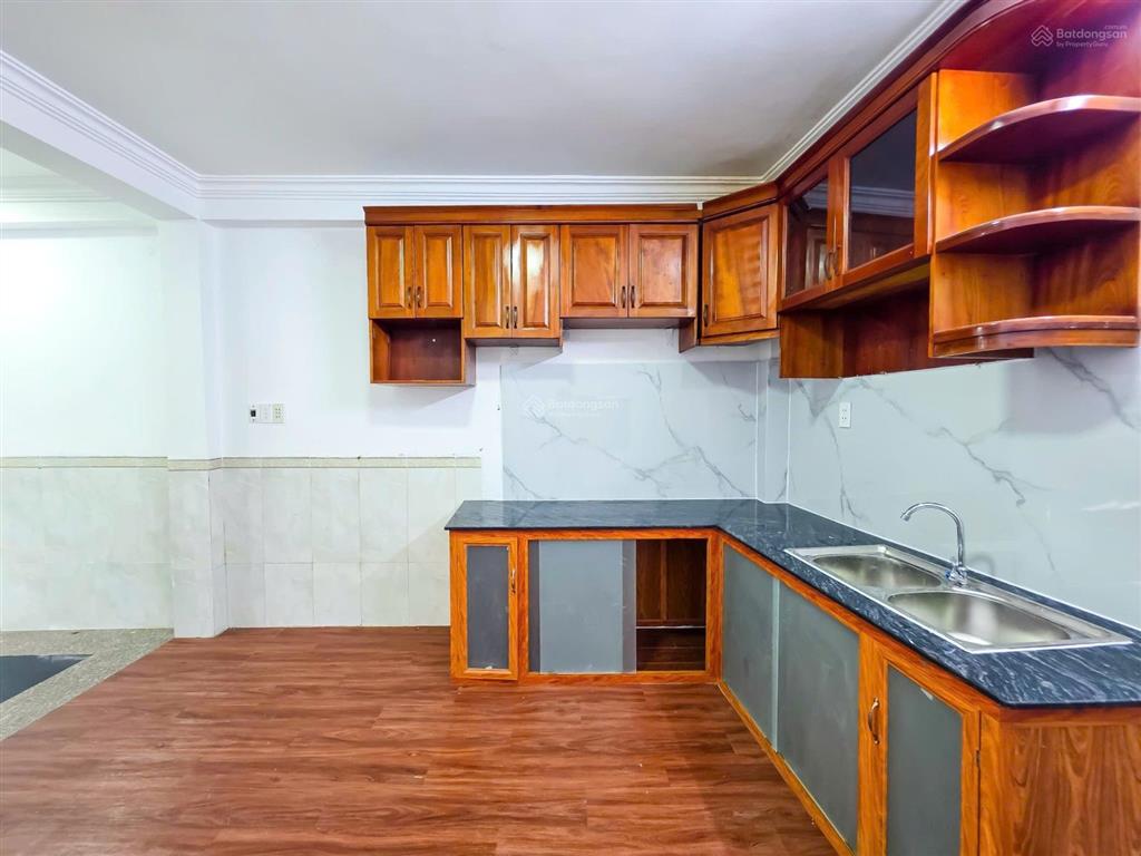  bán nhà 3 tầng hẻm oto nguyễn thị thập nối dài. dt 4x14 có 2 lầu giá 7,7 tỷ