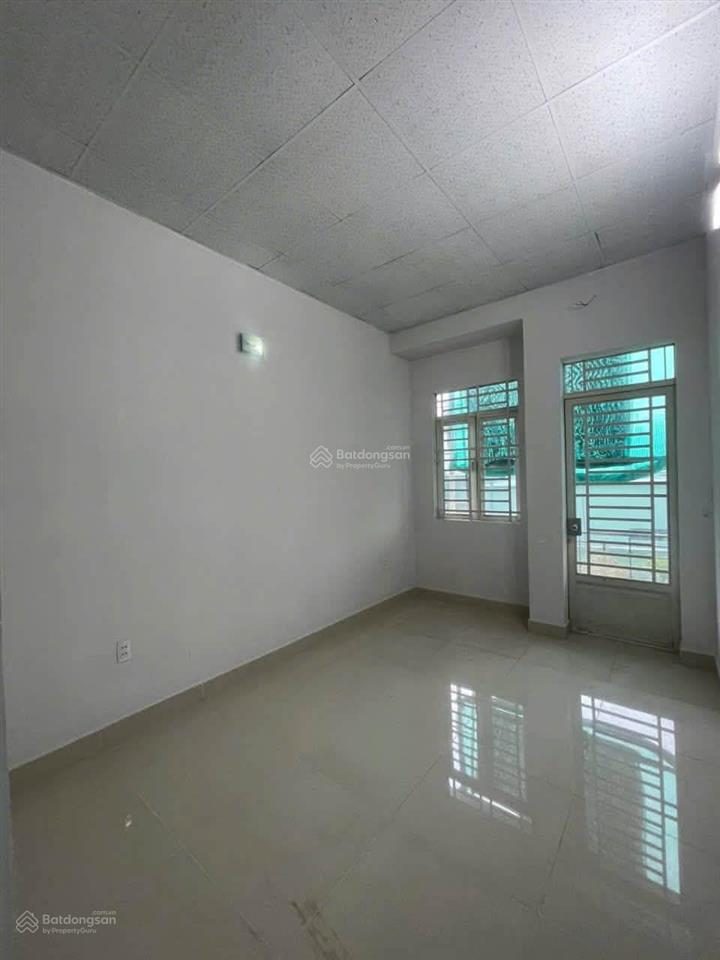 Cho thuê nhà 3 tầng hẻm 1135 huỳnh tấn phát 4 phòng ngủ giá 9 triệu
