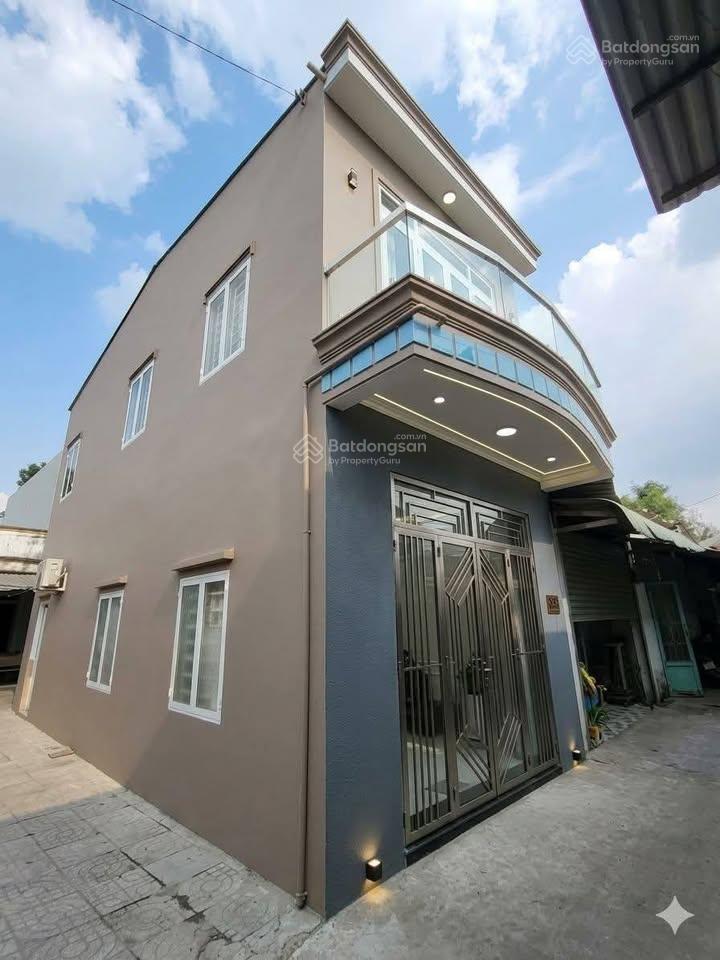 Bán nhà lái thiêu đường xe hơi tân nhà giá chỉ 2 tỷ 385tr còn bớt
