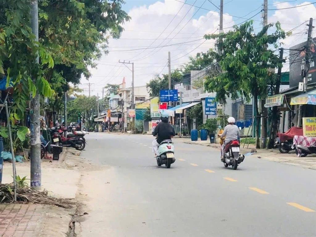 Bán nha mặt tiên lái thiêu hiên đang kinh doan ổn định