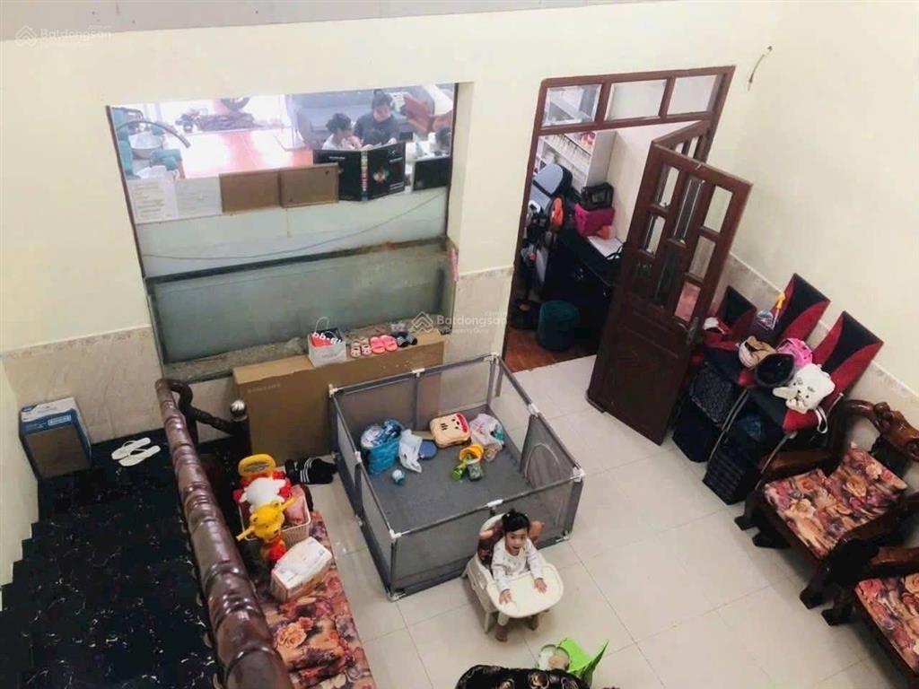 Bán nha mặt tiên lái thiêu hiên đang kinh doan ổn định
