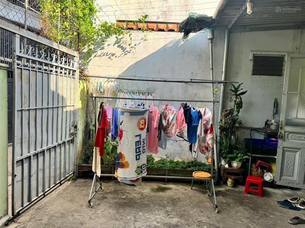 Bán nhà cấp 4 lái thiêu  ngang 7m nở hậu