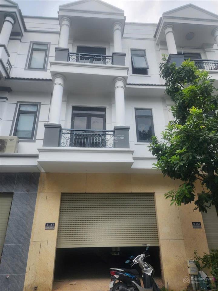 Cho thuê nhà 1 trệt 2 lầu 4pn 3wc, giá thuê 12tr/tháng còn thương lượng.  0941 042 ***